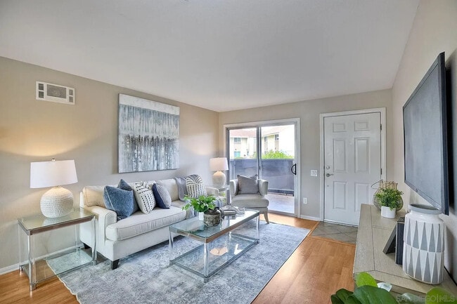 Building Photo - Bright 1BR with Private Balcony, In-Unit Laundry & Pool Access in Central San Diego