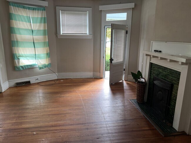 Photo - 212 E Capitola Ave