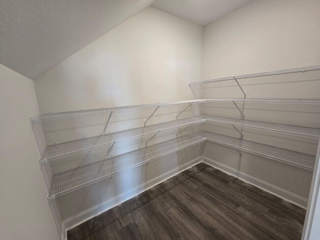 Photo - 505 N Halifax Ct