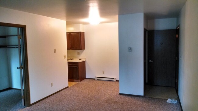 Building Photo - 401 N East St Unit 105