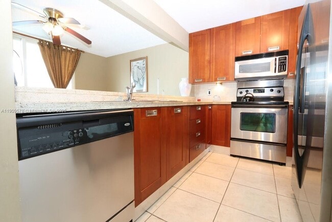 Photo - 17800 N Bay Rd Unit 404