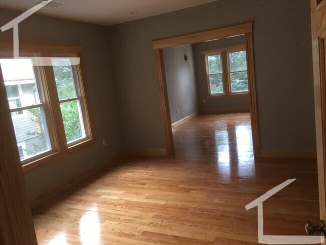 Photo - 152 Winchester St