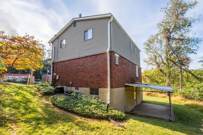 Photo - AVAILABLE NOW – Move In Today! NEWLY RENOV...