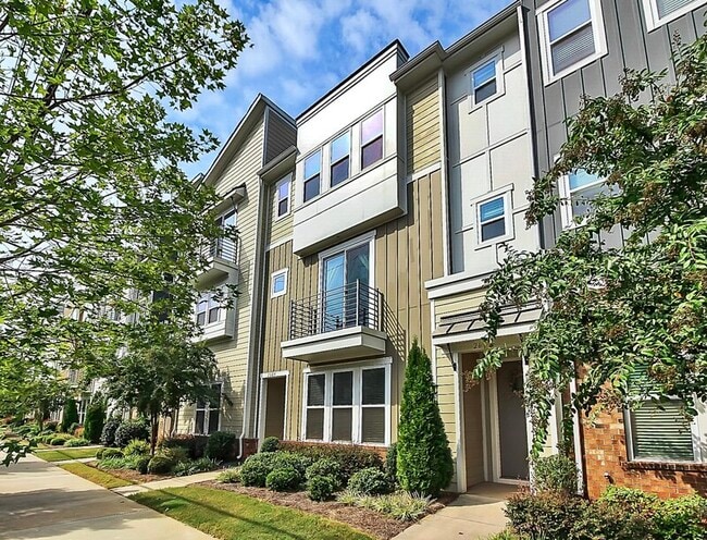 Building Photo - 2609 Statesville Ave