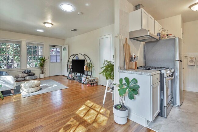 Photo - 3911 Avenue F