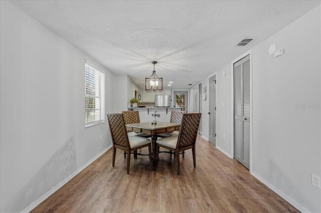 2120 Fletchers Point Cir