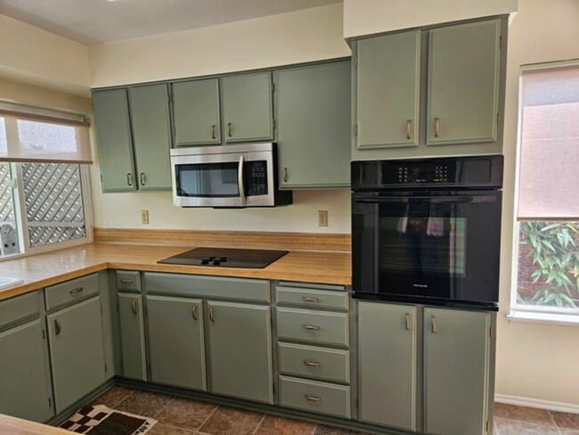 Photo - 3056 Twin Oak Pl NW