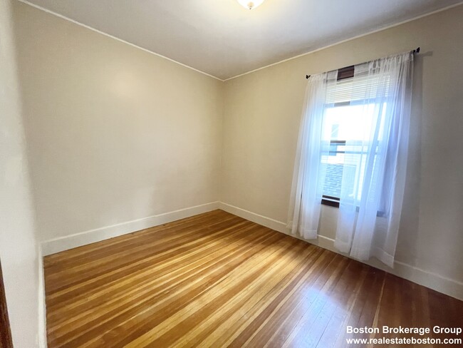 Photo - 18 Romsey St Unit 2