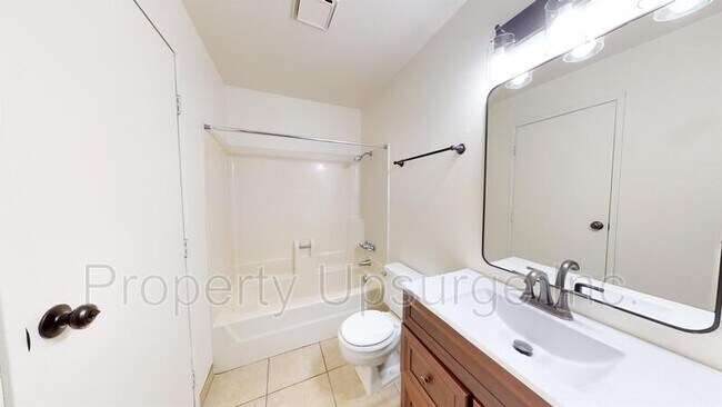 Photo - 3080 Catalpa Ct