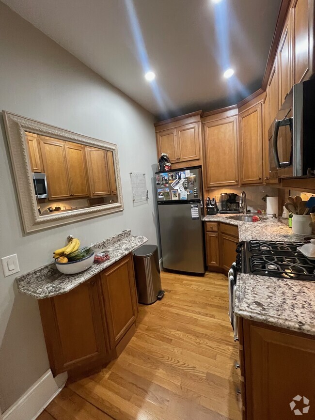 Building Photo - 30 Vinton St Unit 1 Rental