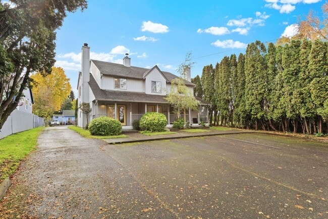 Building Photo - 5620-5624 NE Killingsworth St. Unit 5624