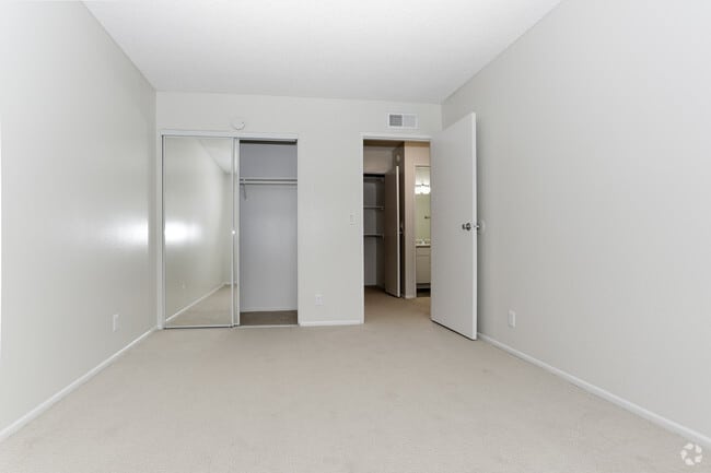2BR, 15BA - 1050 SF