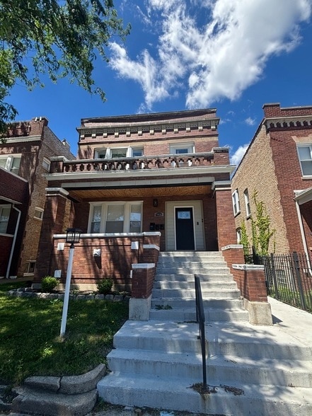 Building Photo - 7932 S Peoria St