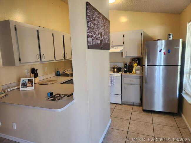 Photo - 1858 Windsor Dr