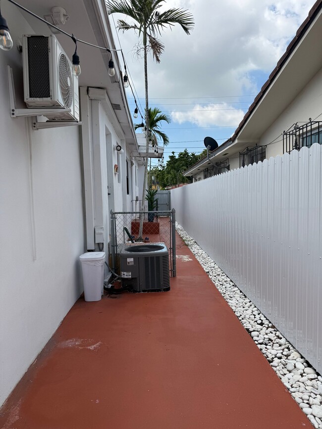 Photo - 3623 SW 15th St Unidad 3623 SW 15th St