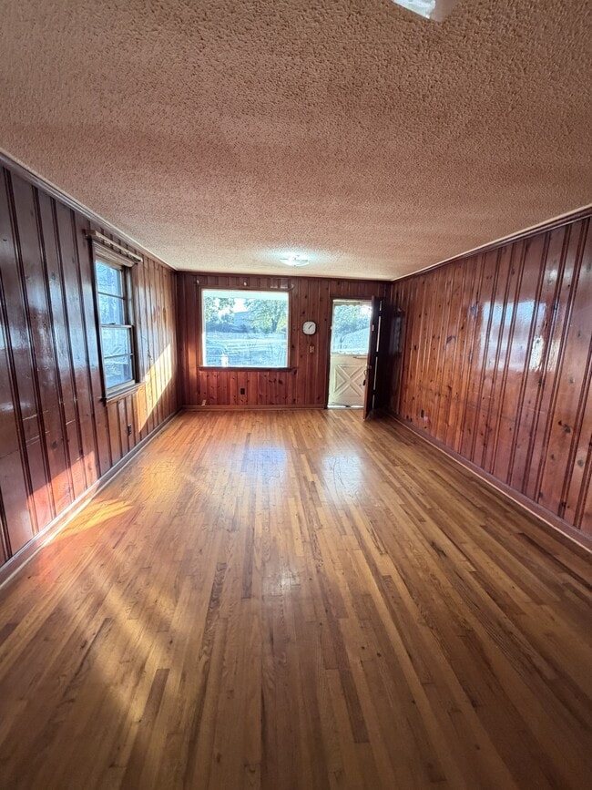 Photo - 1215 E 35th Street Pl