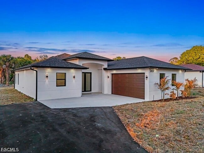 Building Photo - 2657 2nd Ave SE