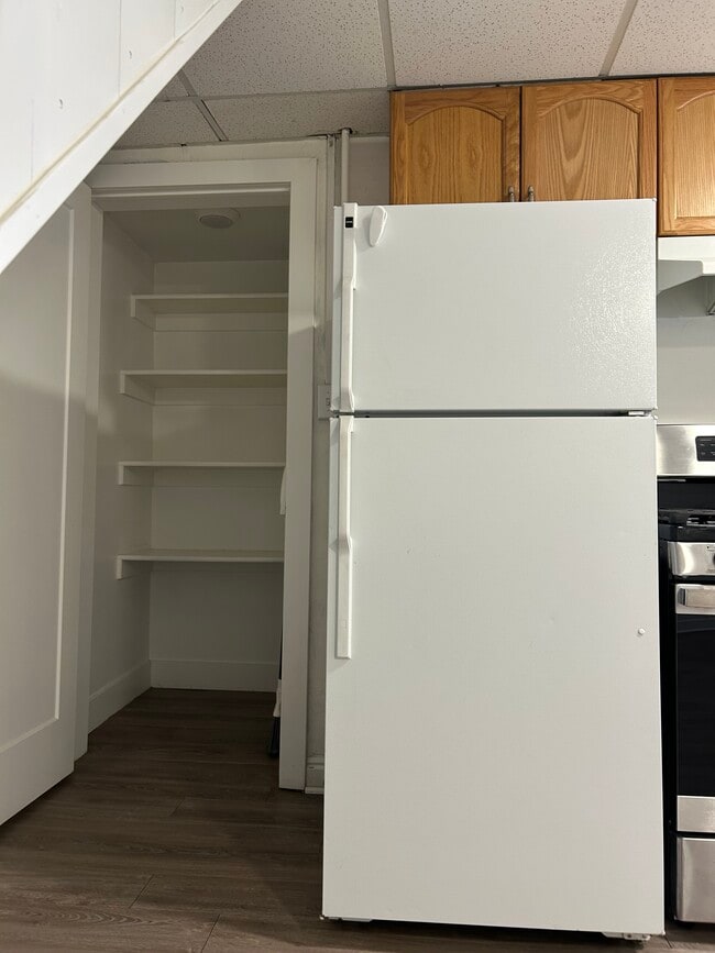 Despensa - 1130 E Garfield Ave