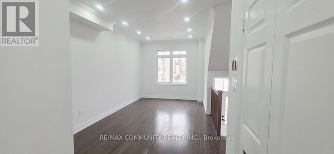 Photo - 50 Rockman Cres