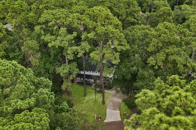 Building Photo - 553 Cane River Ln