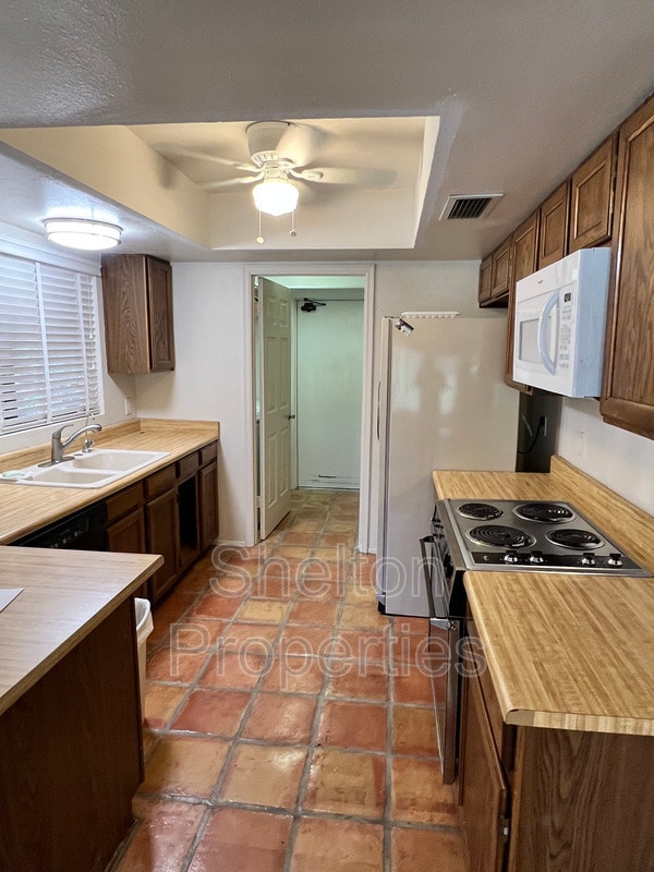 Photo - 18942 N 96th Ln