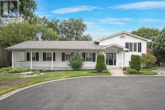 Photo - 1872 Appleview Rd