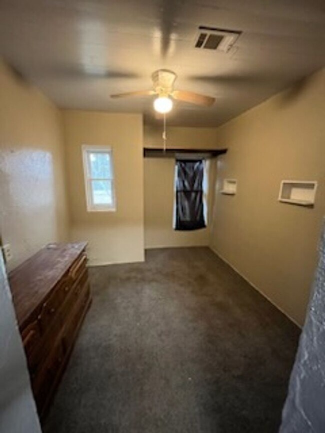 Come take a look at this 3bedroom 2bath Rental House Rental in