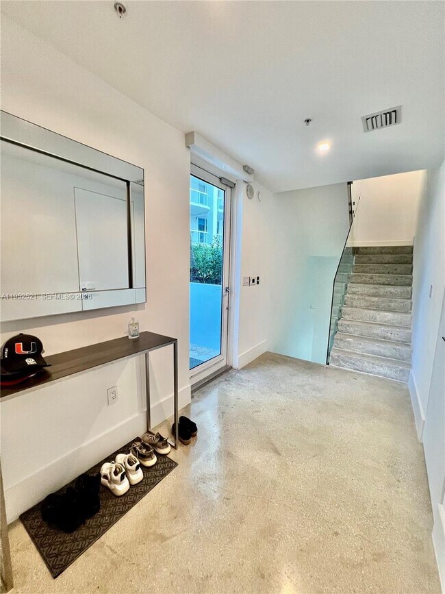 50 South Pointe Dr Unit LOFT5
