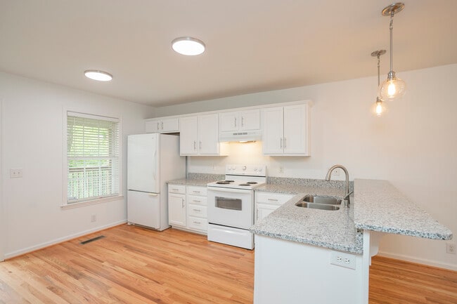 Photo - 814 N 6th St