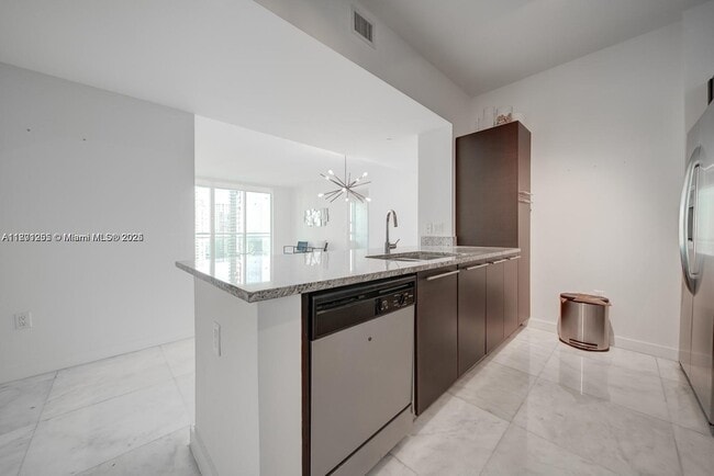 Building Photo - 951 Brickell Ave Rental