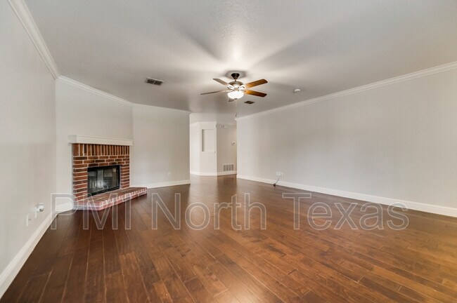 Photo - 9757 Everson Dr