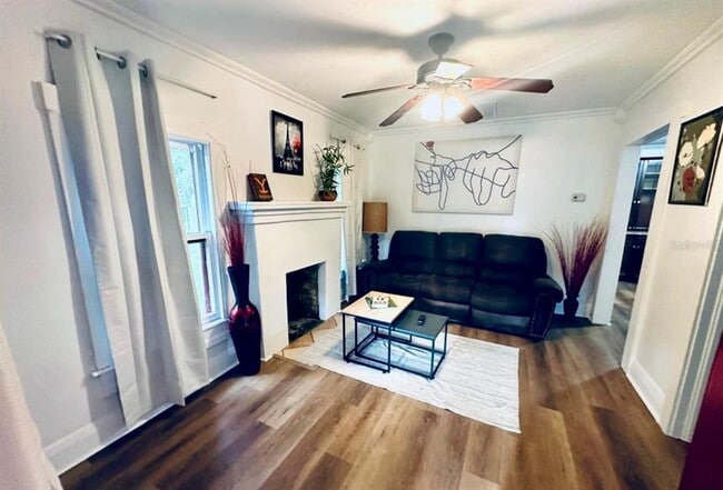 Photo - 7105 N 10th St