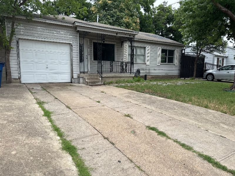 Photo - 2919 Shadow Wood Dr