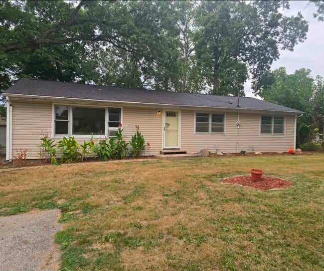 Building Photo - 1102 E Timber Dr