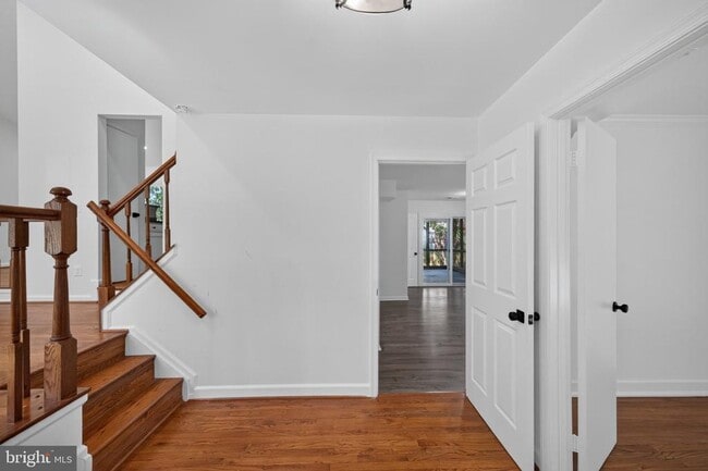 Photo - 8 Worthington Ct