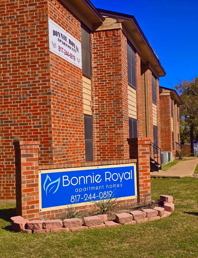 Photo - Bonnie Royal