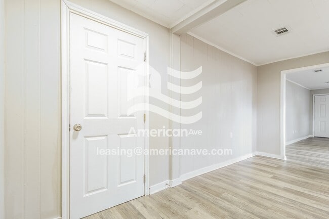 Photo - 1267 Hamilton St