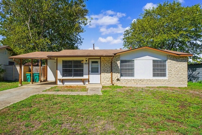 Building Photo - Charming 3-Bedroom Home in Universal City - Realtor Commission: $350