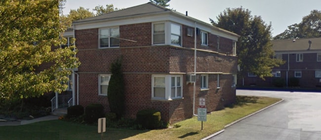 Photo - 196-38 Pompeii Ave Unidad 1D