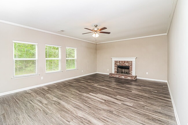 Photo - 542 Fieldcrest Dr