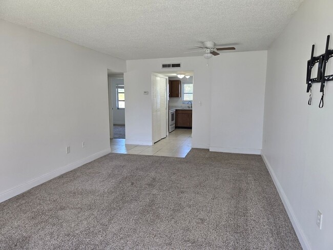 Photo - Prime Location, Amazing Price! Unidad 12