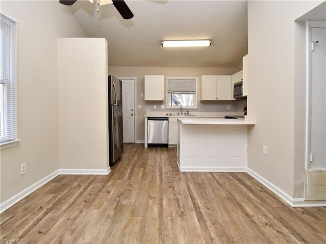 Photo - 1811 Saffron Pl