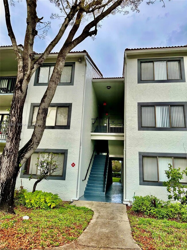Building Photo - 9066 W Atlantic Blvd Unit 433