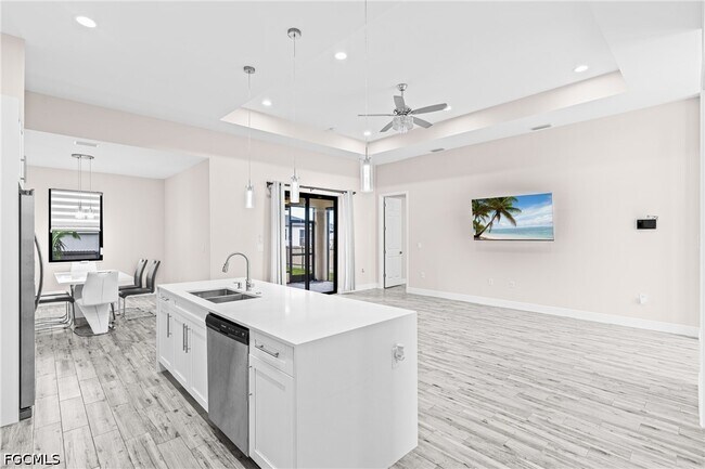 Photo - 4707 6th St W