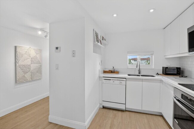 9820 S Hollybrook Lake Dr Unit 306