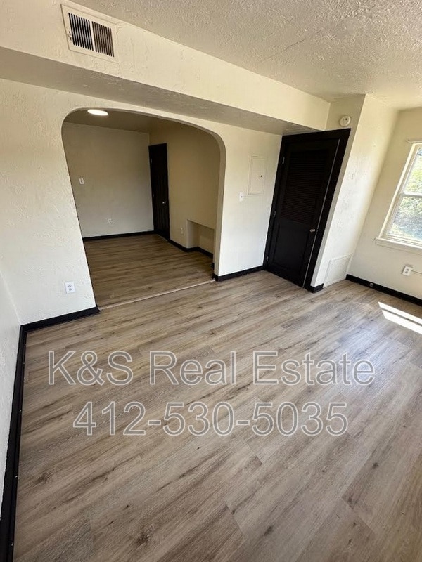 Building Photo - 144-144 W 9th Ave Unit 1 Rental