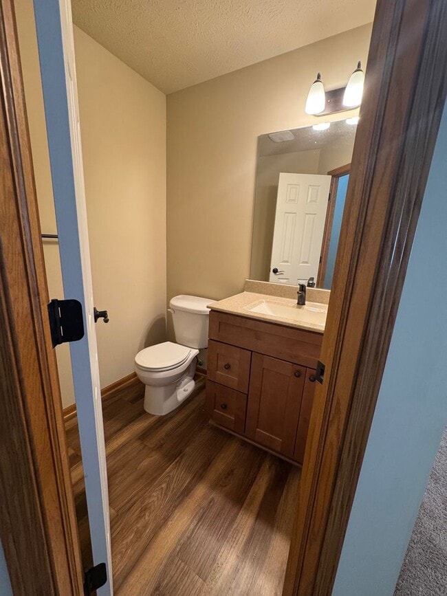 Photo - Spacious 3-Bedroom Townhome in Prairie Vil...