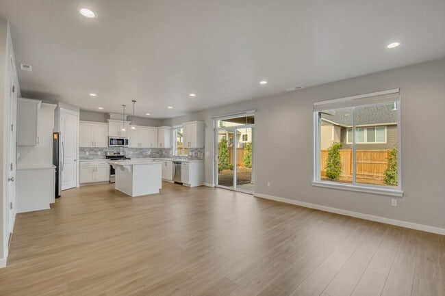 Photo - Brand New & Beautiful 2025 Holt Home !  Wa...