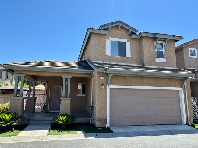 Remodeled 3 bedroom townhome in Simi Valley - Remodeled 3 bedroom townhome in Simi Valley
