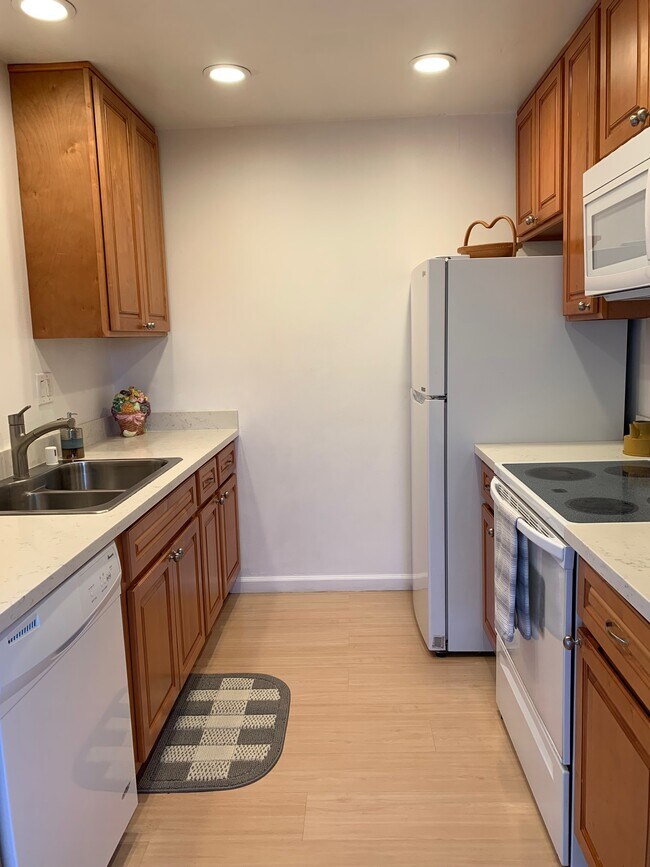 Photo - 2053 Town and Country Ln Unidad 2